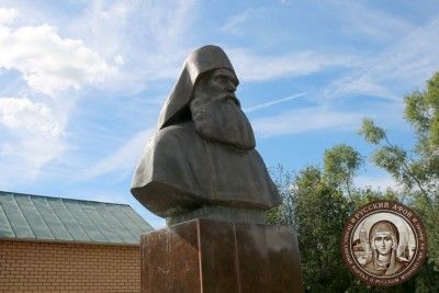 Благодарность от лица российского народа выразил Пантелеимонову монастырю А.Д. Беглов